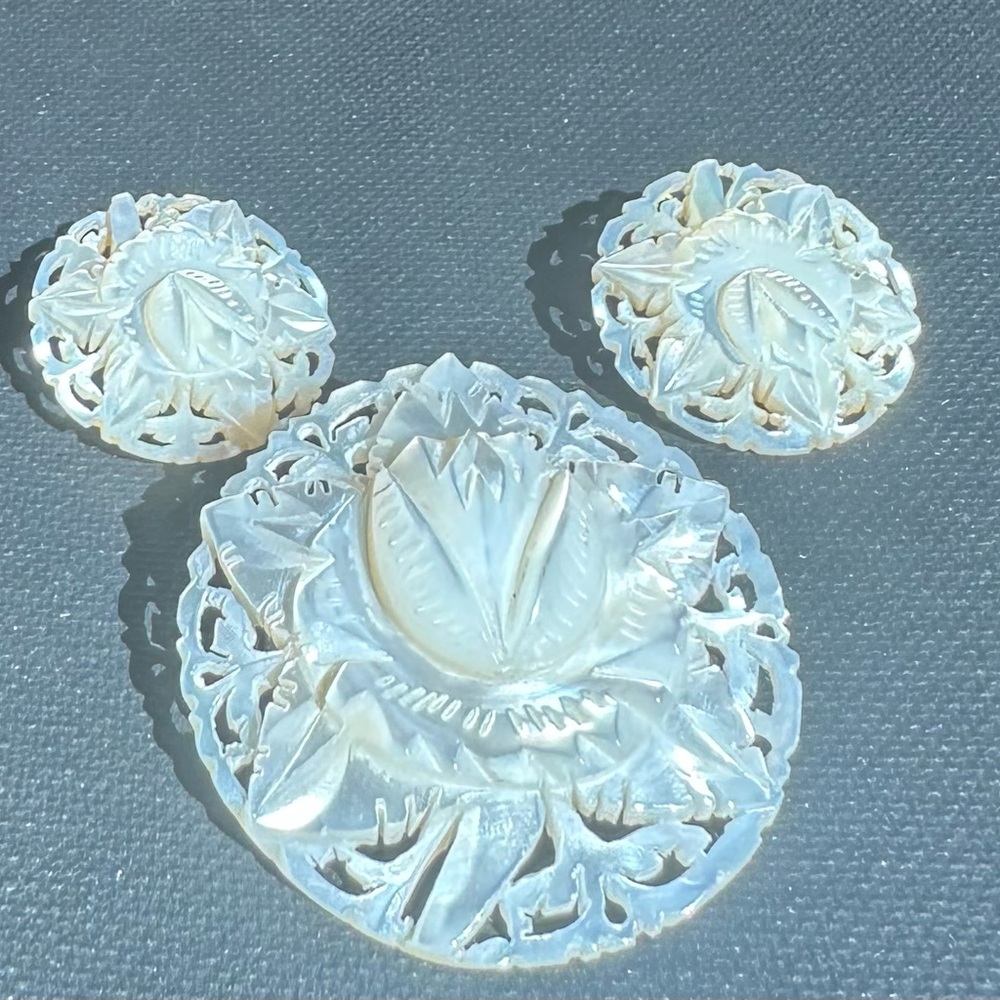 Vintage Carved Mother of Pearl Round  Floral Brooch Pin & Clip On Earrings